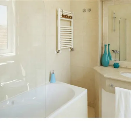 Διαμέρισμα Charming 3 Bedroom In